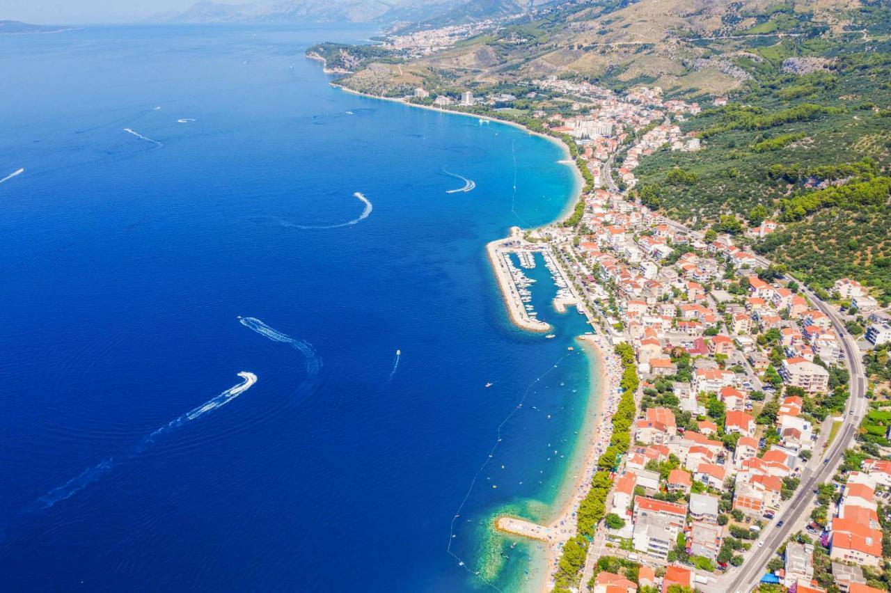 Apartments Promenada - Beachfront Tučepi Exterior foto